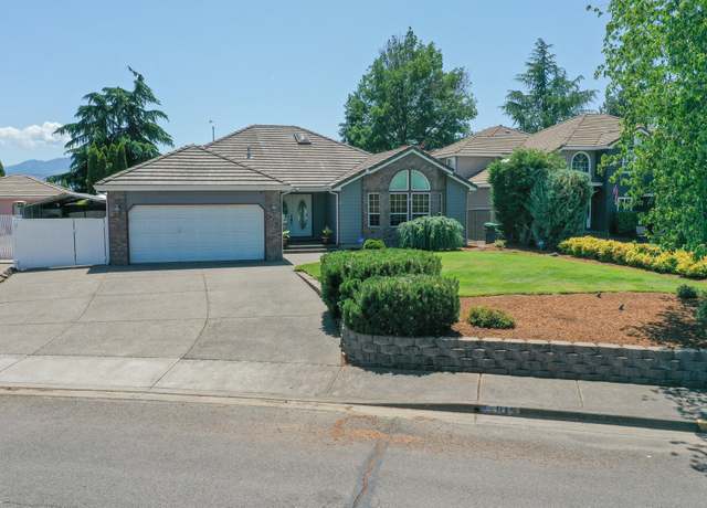 Property at 915 Amanda Way, Central Point, OR 97502, 3 beds, 2 baths