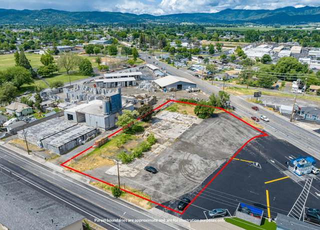 Property at 943 Summit Ave Unit A, Medford, OR 97501