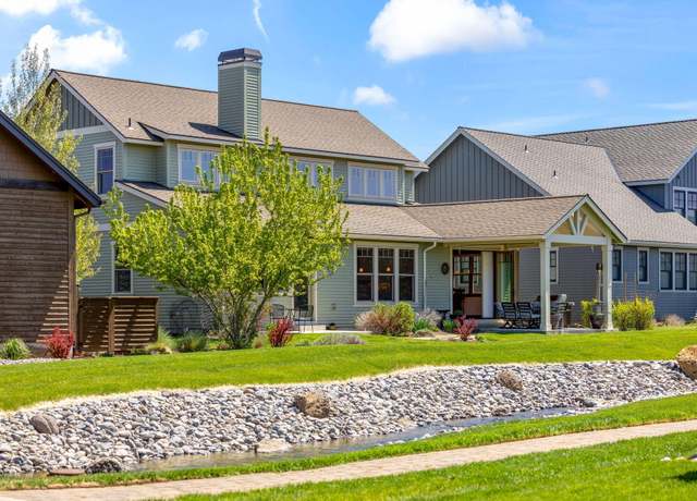 Property at 549 S Birch St, Sisters, OR 97759, 4 beds, 3.5 baths