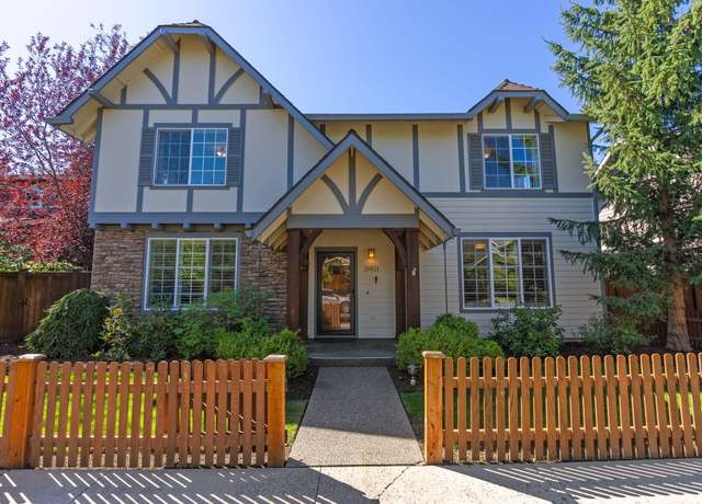 Property at 20421 Aberdeen Dr, Bend, OR 97702, 4 beds, 3.5 baths