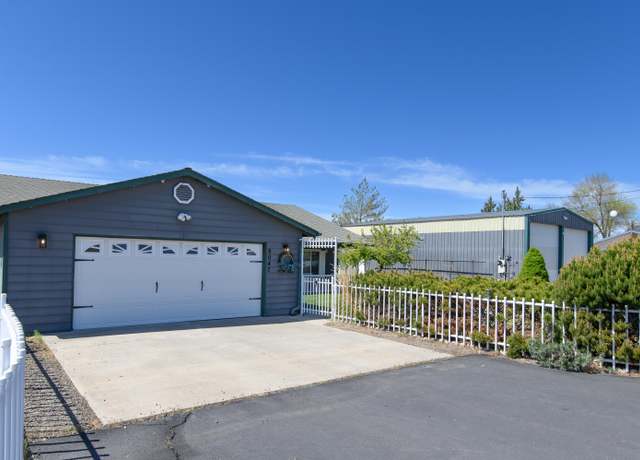 Property at 9047 13th St, Terrebonne, OR 97760, 3 beds, 2 baths