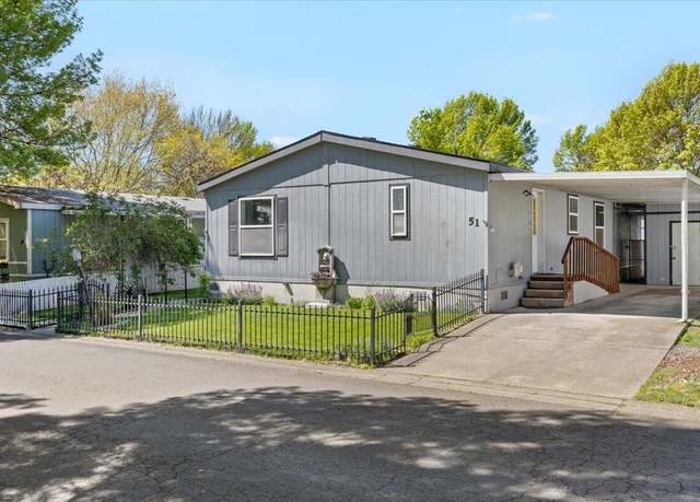 Property at 633 E Archwood Dr Unit 51, Eagle Point, OR 97524, 3 beds, 2 baths