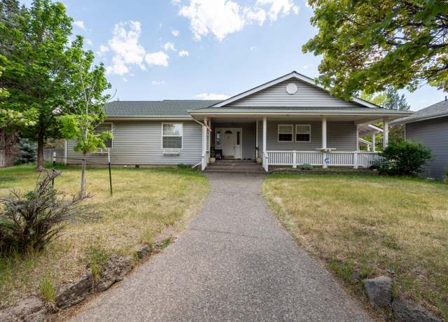 Property at 16683 Bitterbrush Ln, Sisters, OR 97759, 3 beds, 2 baths