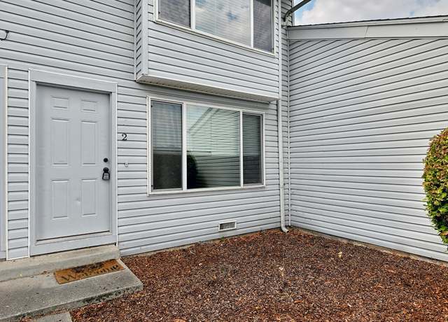 Property at 2000 Brookhurst St #2, Medford, OR 97504, 2 beds, 1.5 baths