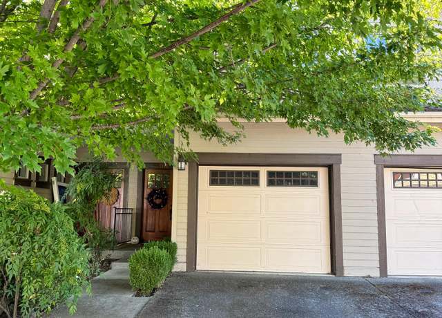 Property at 1711 SE Softwood Way, Grants Pass, OR 97526, 2 beds, 2.5 baths