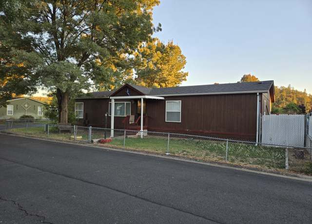 Property at 633 E Archwood Dr #101, Eagle Point, OR 97524, 3 beds, 2 baths