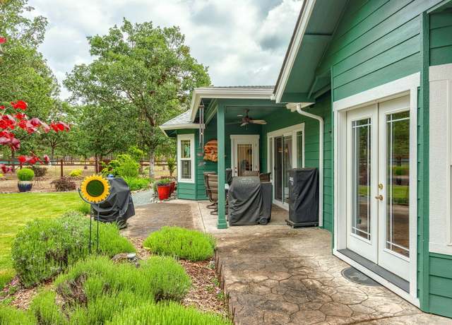 Property at 592 Kaneeta Ln, Grants Pass, OR 97526, 3 beds, 2.5 baths