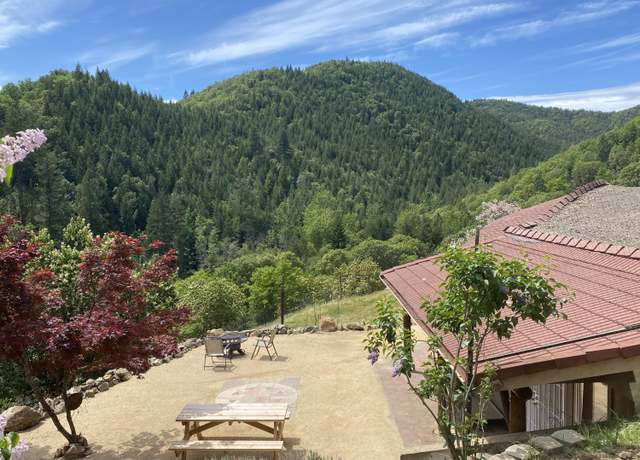 Property at 4220 Wards Creek Rd, Rogue River, OR 97537, 4 beds, 3 baths