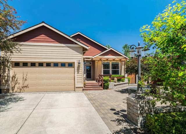 Property at 1736 NW Rimrock Ct, Redmond, OR 97756, 3 beds, 2 baths