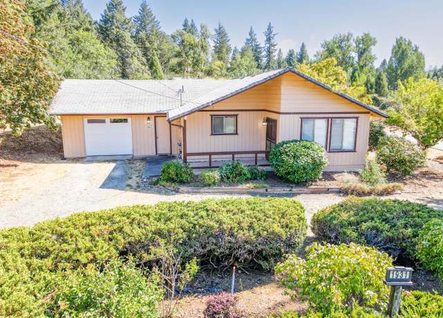 Property at 1931 Fruitdale Dr, Grants Pass, OR 97527, 2 beds, 1.5 baths