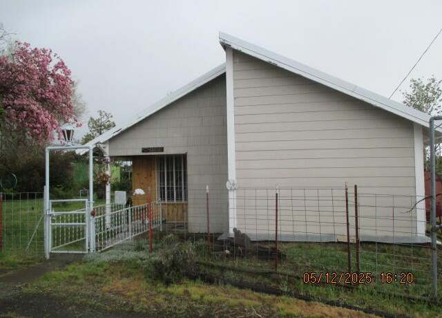 Property at 42612 Hwy 140 E, Beatty, OR 97621, 2 beds, 1 bath