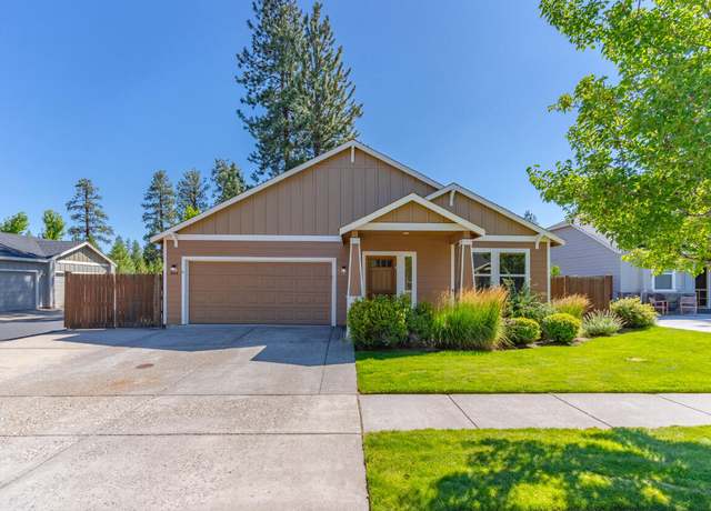 Property at 1609 W Carson Ave, Sisters, OR 97759, 3 beds, 2 baths