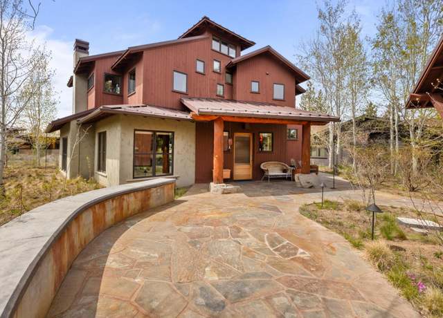 Property at 18947 NW Squirreltail Loop, Bend, OR 97703, 4 beds, 4 baths