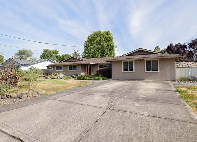 Property at 2800 Alameda St, Medford, OR 97504, 4 beds, 3 baths