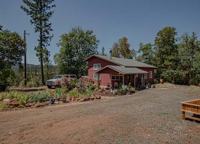 Property at 509 Derby Rd, Eagle Point, OR 97524, 1 bed, 2.5 baths