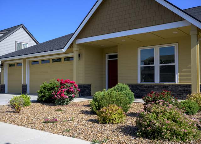 Property at 2571 NW Greenwood Ave, Redmond, OR 97756, 4 beds, 2 baths