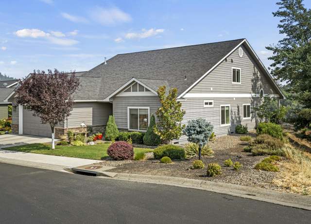 Property at 225 Morning Dove Trl, Eagle Point, OR 97524, 4 beds, 3 baths