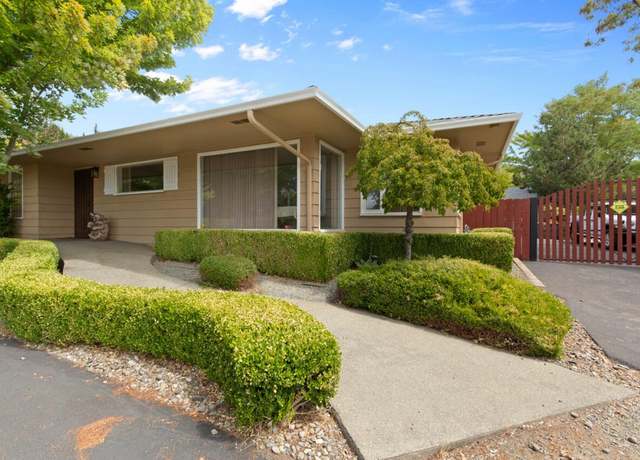 Property at 2243 Scoville Rd, Grants Pass, OR 97526, 3 beds, 2.5 baths