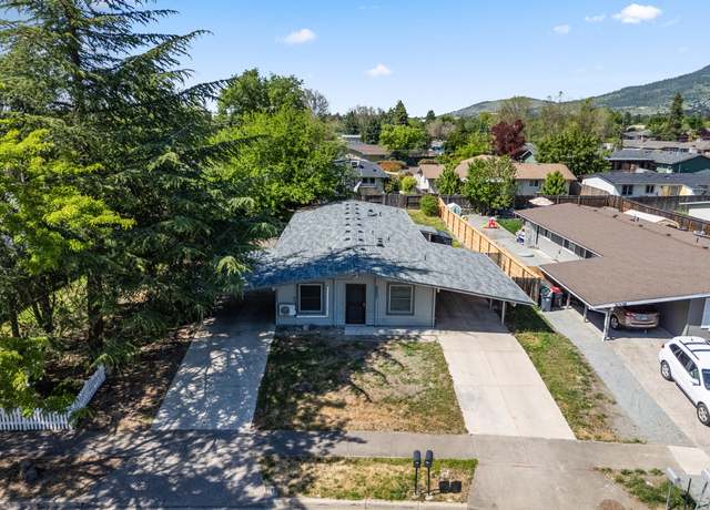Property at 3001 Juanipero Way, Medford, OR 97504, 6 beds, 2 baths