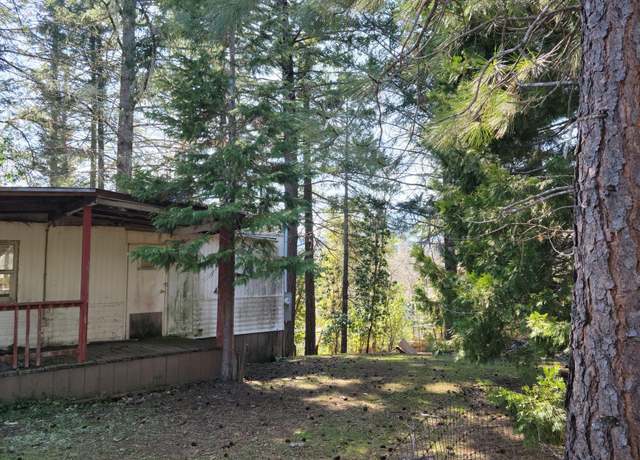 Property at 573 W River St, Cave Junction, OR 97523, 2 beds, 1.5 baths