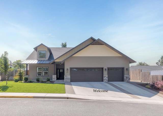 Property at 201 SE Sand Canyon Ln, Grants Pass, OR 97527, 4 beds, 3 baths