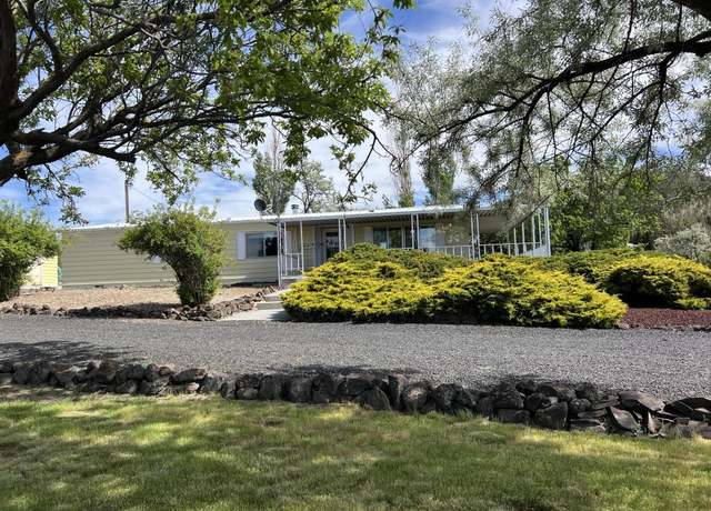 Property at 6720 SE Jerry Dr, Prineville, OR 97754, 3 beds, 2 baths