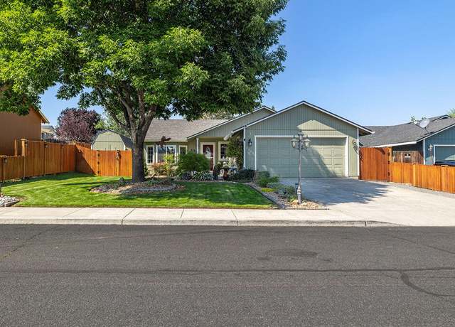 Property at 2223 SW 34th St, Redmond, OR 97756, 3 beds, 2 baths