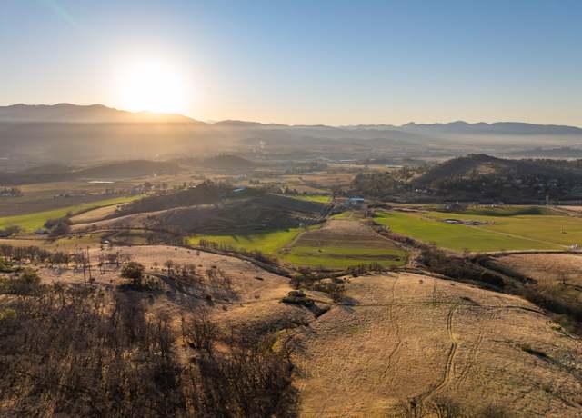 Property at 631 Cliffside Dr, Medford, OR 97504