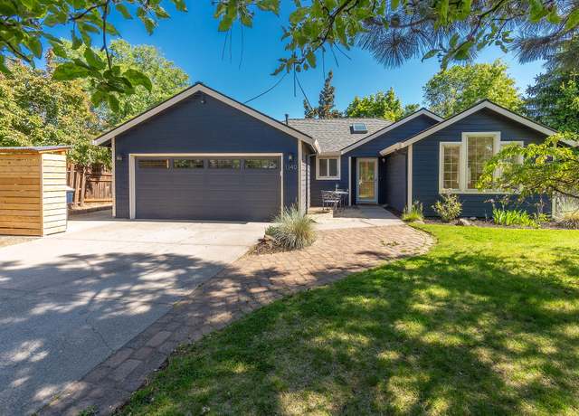 Property at 1340 NE Noe Dr, Bend, OR 97701, 3 beds, 2 baths