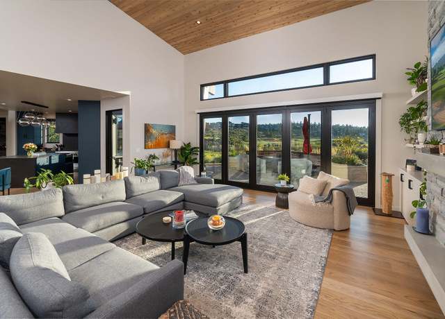 Property at 61535 Hardin Martin Ct, Bend, OR 97702, 4 beds, 4 baths