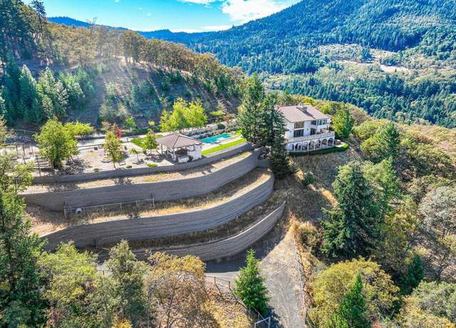 Property at 3721 Old Highway 99 Hwy S, Ashland, OR 97520, 4 beds, 4.5 baths