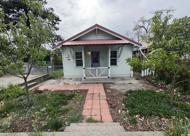 Property at 1812 Worden Ave, Klamath Falls, OR 97601, 2 beds, 2 baths
