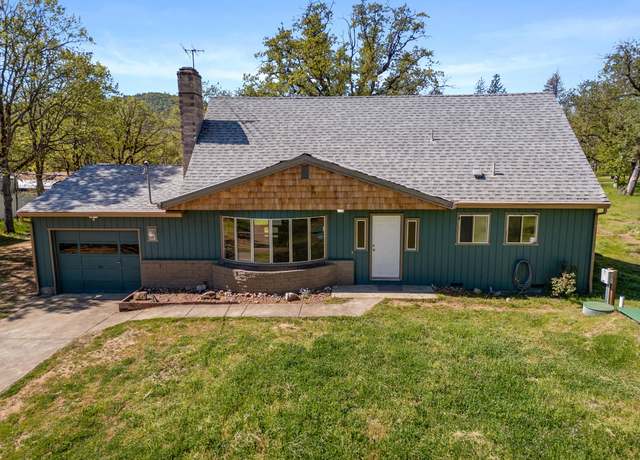 Property at 11515 Michael Rd, Central Point, OR 97502, 4 beds, 2 baths