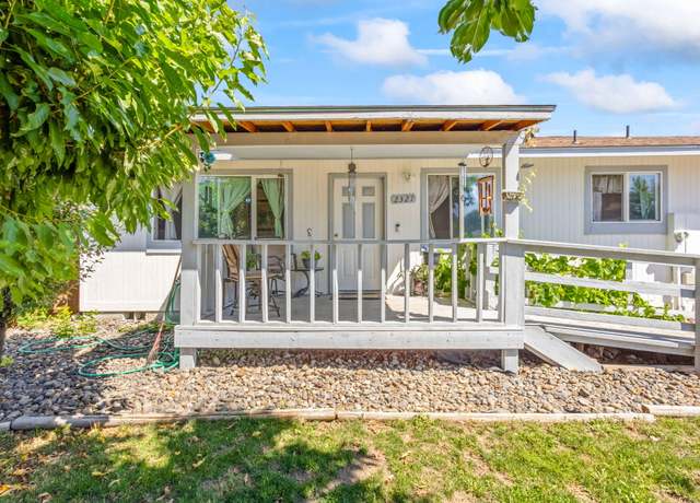 Property at 2327 SW Black Butte Ct, Redmond, OR 97756, 3 beds, 2 baths