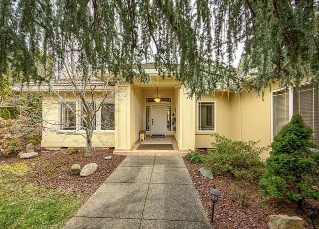 Property at 781 Eastridge Dr, Medford, OR 97504, 3 beds, 2 baths