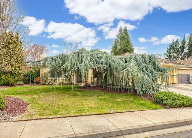 Property at 781 Eastridge Dr, Medford, OR 97504, 3 beds, 2 baths