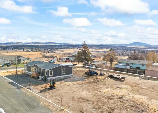 Property at 101 NE Daisy St, Madras, OR 97741, 3 beds, 2 baths