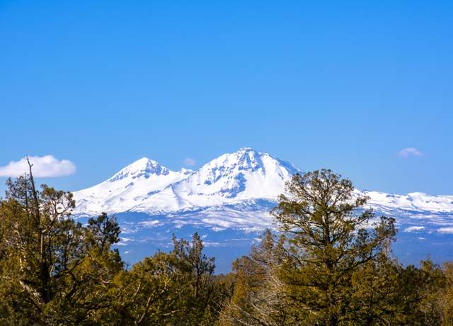 Property at 285 Scenic Ridge Ct, Redmond, OR 97756