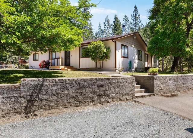 Property at 550 Bolt Mountain Rd, Grants Pass, OR 97527, 4 beds, 3 baths