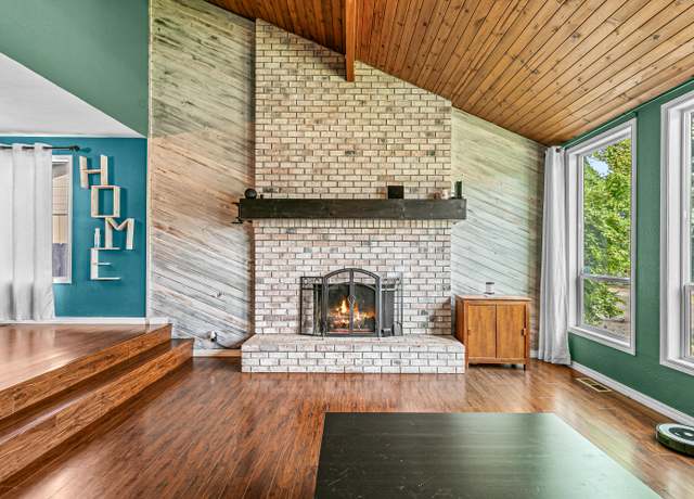 Property at 2872 Spring Hills Dr, Medford, OR 97504, 3 beds, 2 baths