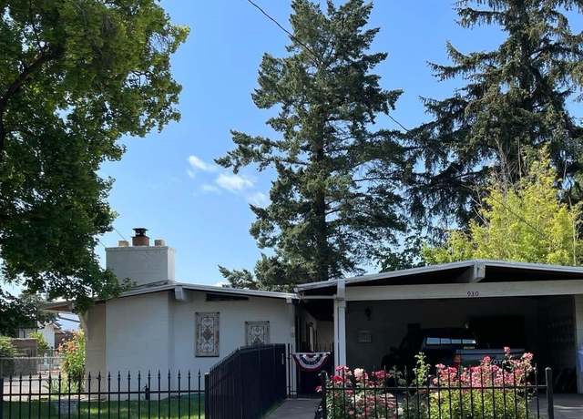 Property at 930 Reddy Ave, Medford, OR 97504, 2 beds, 2 baths