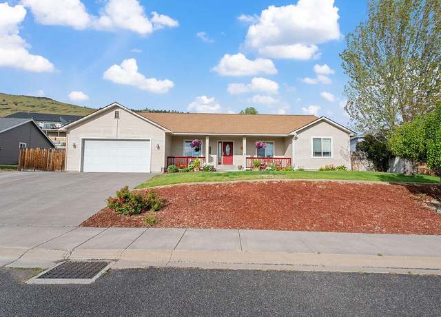 Property at 5841 N Hills Dr, Klamath Falls, OR 97603, 4 beds, 2 baths