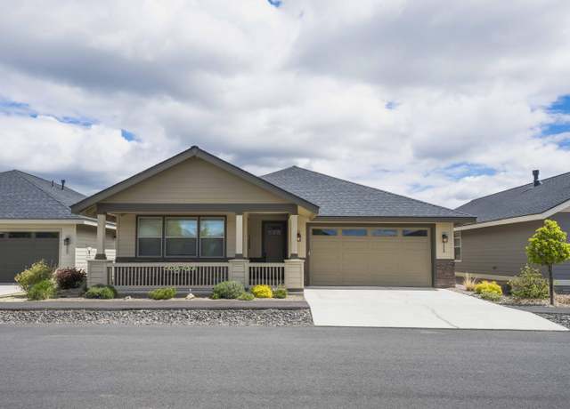 Property at 2668 NW 25th St, Redmond, OR 97756, 2 beds, 2 baths
