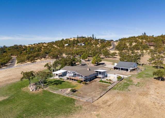 Property at 1990 Riley Rd, Eagle Point, OR 97524, 4 beds, 3.5 baths
