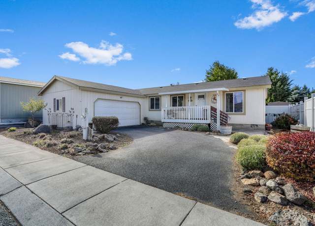 Property at 1253 SW Currant Rd, Redmond, OR 97756, 3 beds, 2 baths