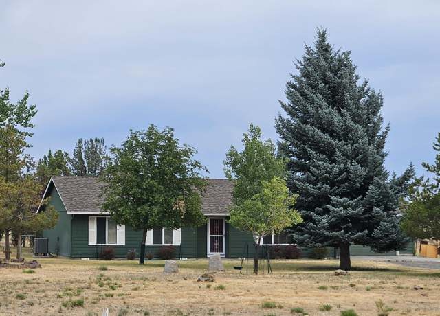 Property at 4477 NE Walnut Ave, Redmond, OR 97756, 3 beds, 2 baths