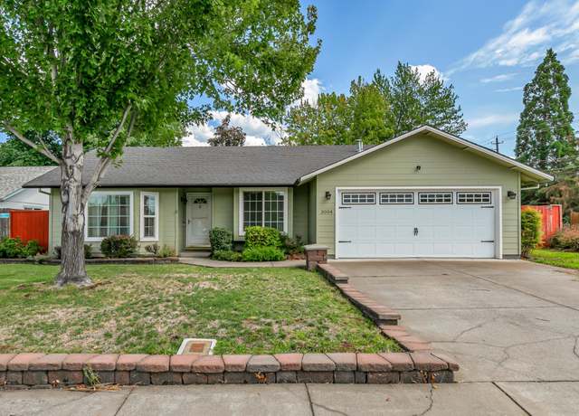 Property at 3004 Cheltenham Way, Medford, OR 97504, 3 beds, 2 baths