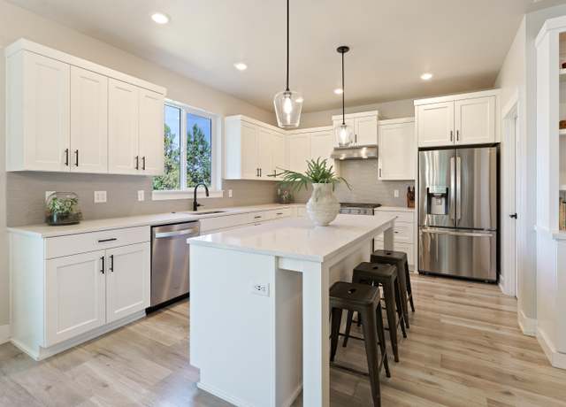 Property at 3771 NE Tellus Dr, Bend, OR 97701, 3 beds, 2.5 baths