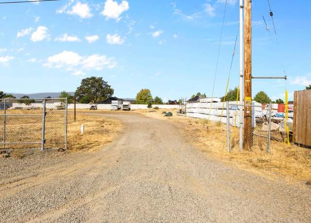 Property at 4595 Table Rock Rd, Central Point, OR 97502