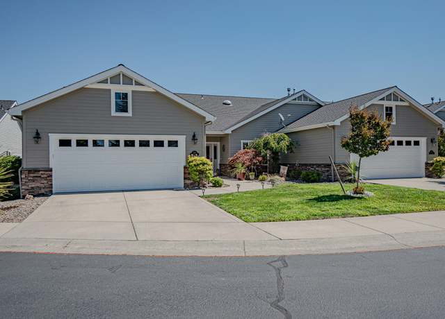 Property at 119 Sky Hawk Dr, Eagle Point, OR 97524, 3 beds, 2 baths